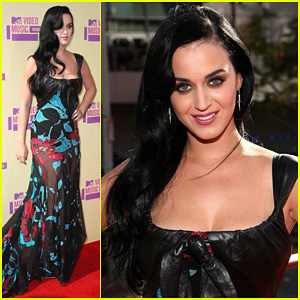 Katy Perry on the Red Carpet at the 2012 MTV Video Music Awards