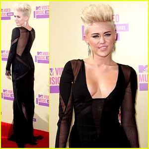 Miley Cyrus on the Red Carpet at the 2012 MTV Video Music Awards